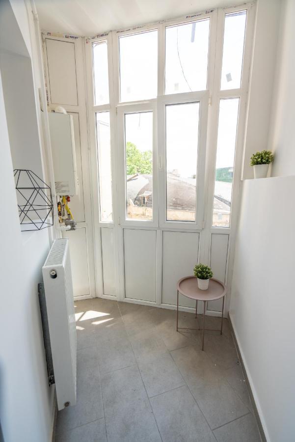 Cozy Design Apartament In Magheru Бухарест Экстерьер фото